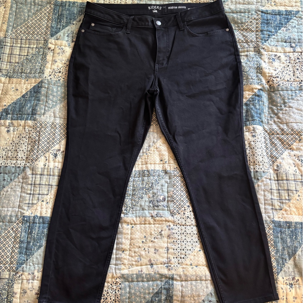 Lee Riders Midrise Skinny Jeans in Black size 16P